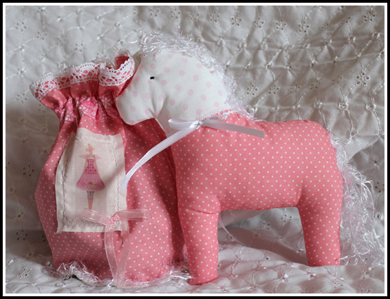        konik a tasticka pink p kopie